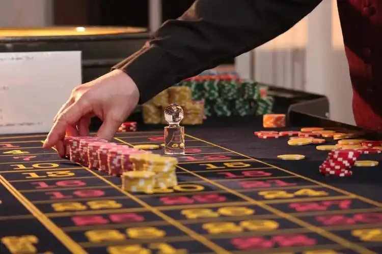n52 hp Slots Roulette VIP Casino MMK ကစားနေသောကစားသမားမြင်ကွင်း